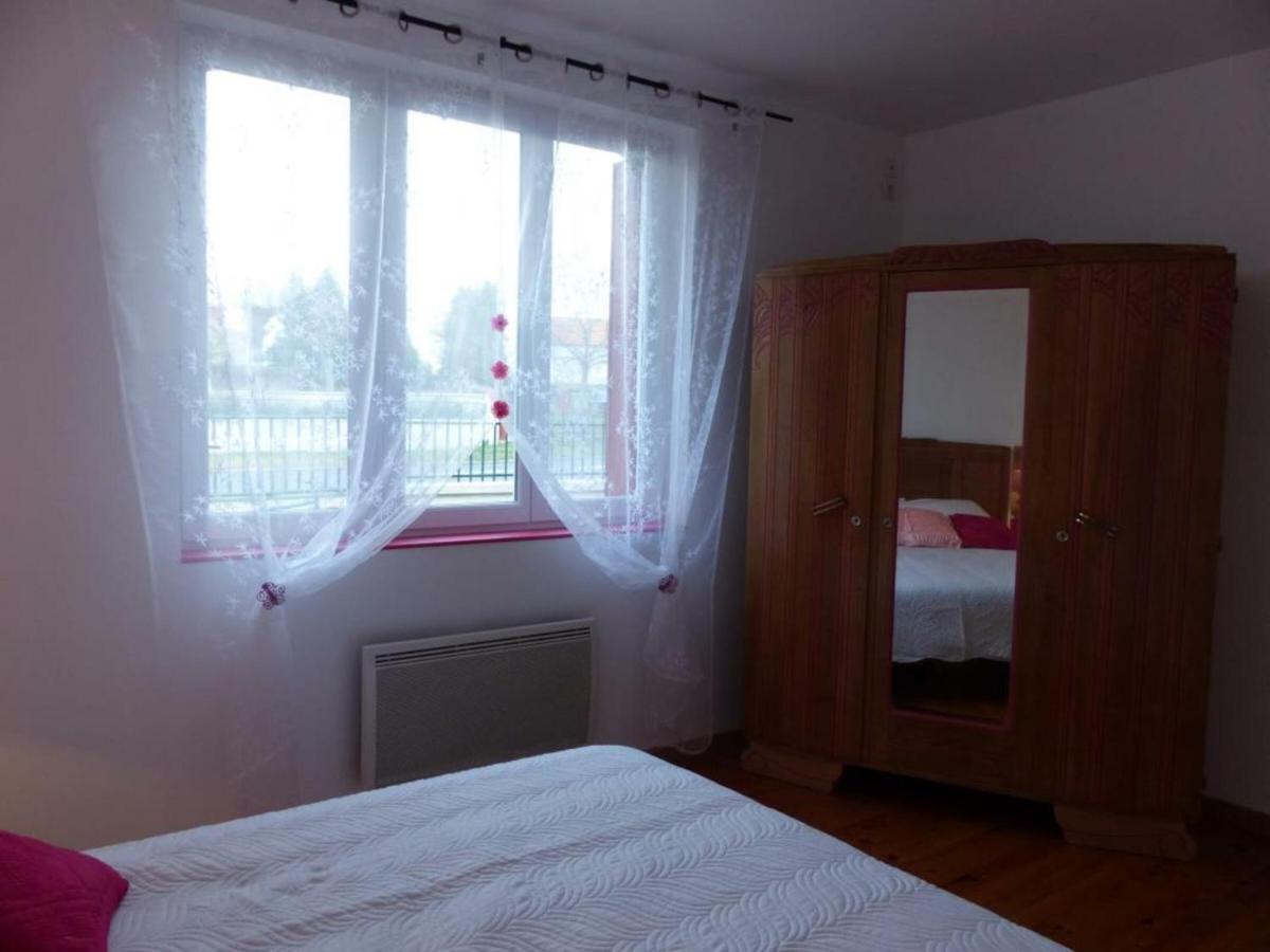 Maison Renovee Avec Cour Privee, Proche De Gannat, 3 Chambres, Animaux Acceptes, Equipements Modernes. - Fr-1-489-37 Poezat Exterior photo