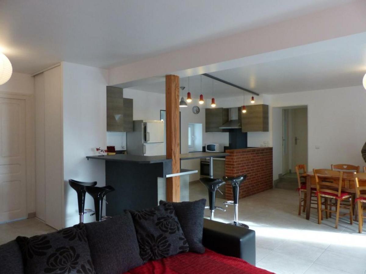 Maison Renovee Avec Cour Privee, Proche De Gannat, 3 Chambres, Animaux Acceptes, Equipements Modernes. - Fr-1-489-37 Poezat Exterior photo