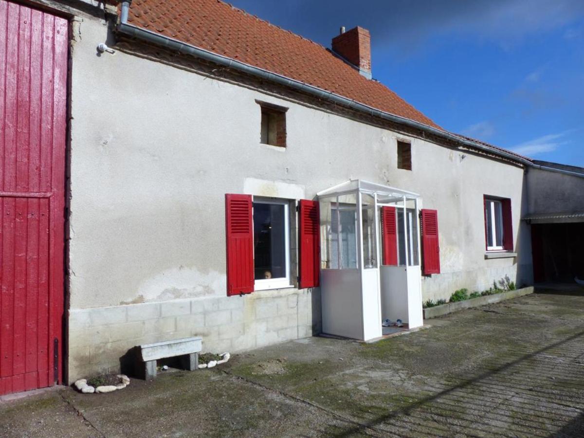 Maison Renovee Avec Cour Privee, Proche De Gannat, 3 Chambres, Animaux Acceptes, Equipements Modernes. - Fr-1-489-37 Poezat Exterior photo